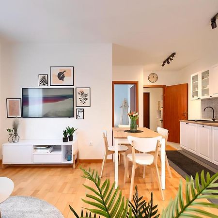 Apartment N&N ロヴィニ エクステリア 写真