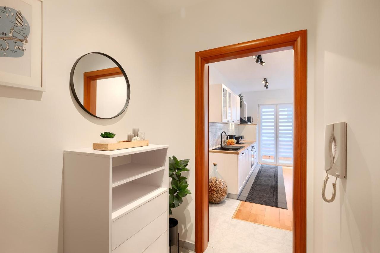 Apartment N&N ロヴィニ エクステリア 写真